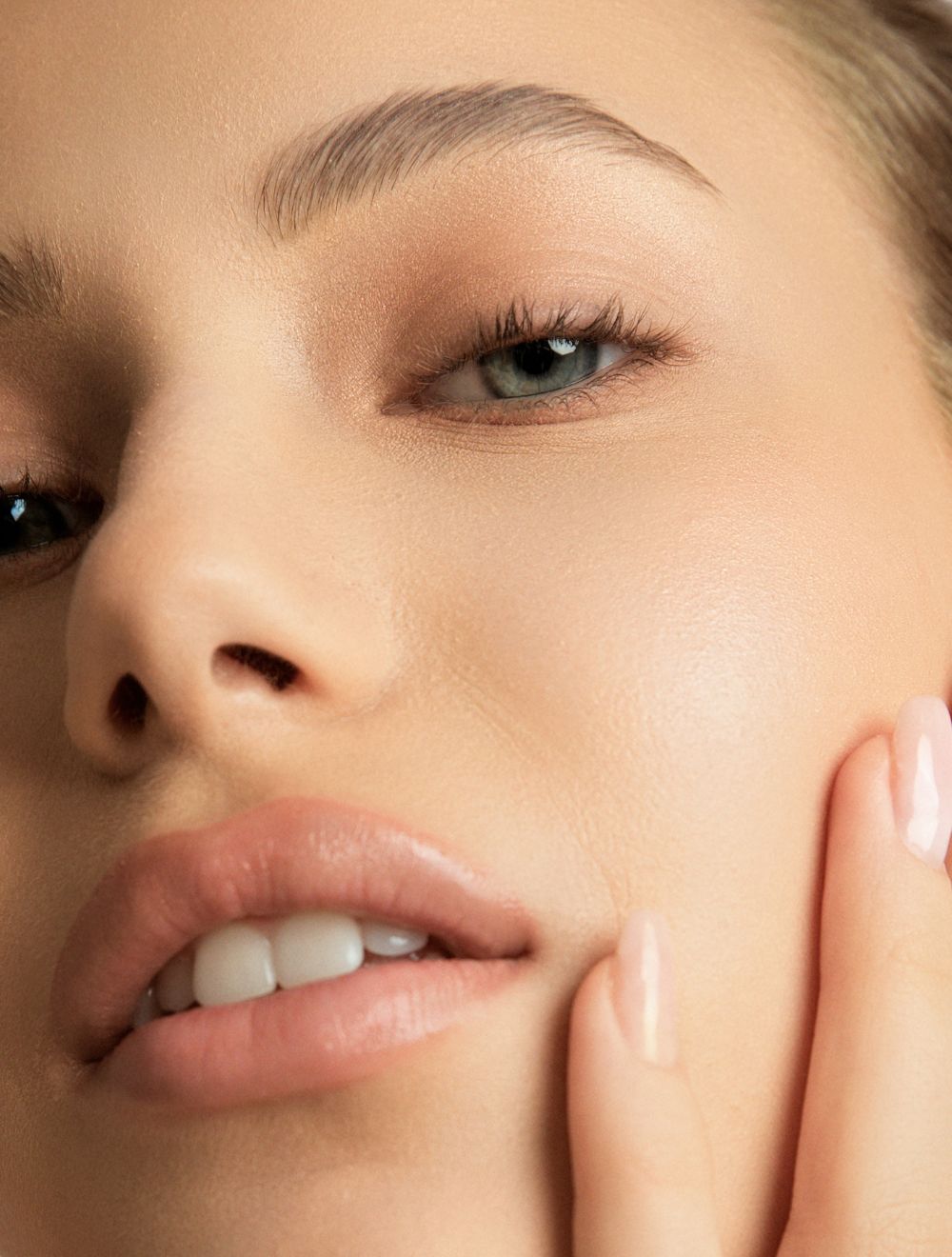 Hyalift Q10 krema sa pantenolom za fine bore, osetljivu i svakodnevno stresiranu kožu